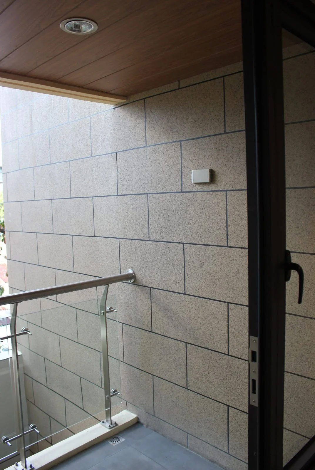 Townhouse Facade - Liquid Granite